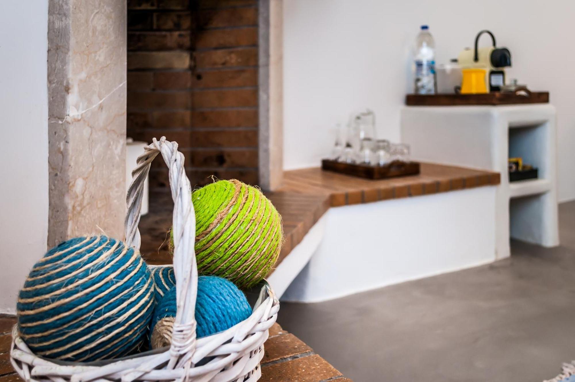 Eiriana Luxury Suites Plaka  エクステリア 写真