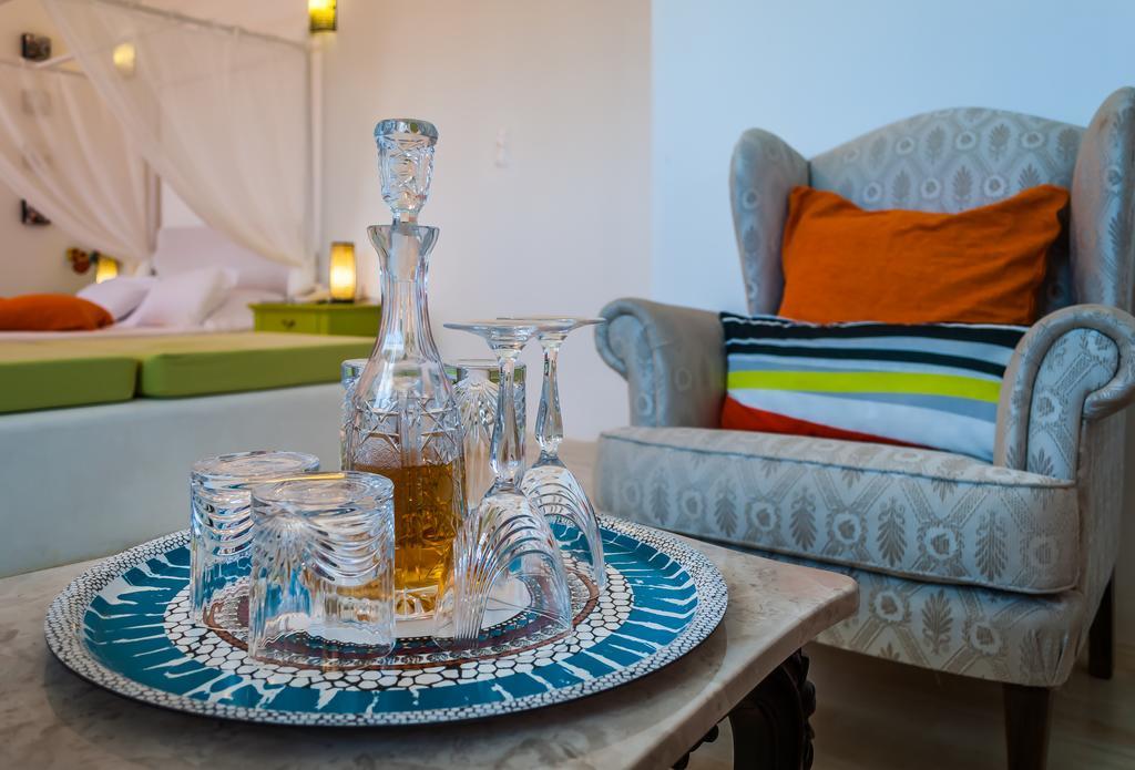 Eiriana Luxury Suites Plaka  エクステリア 写真
