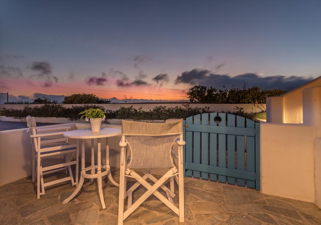 Eiriana Luxury Suites Plaka  エクステリア 写真