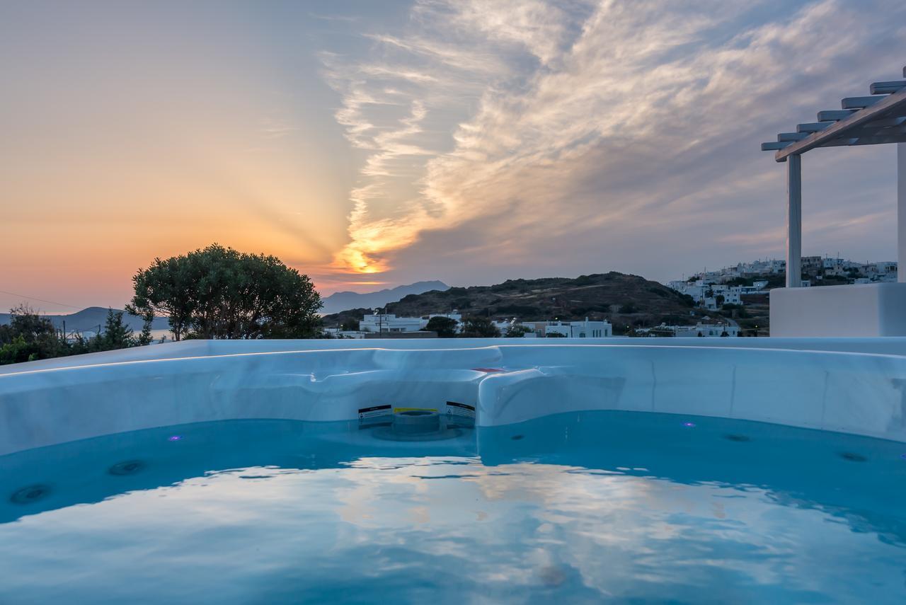 Eiriana Luxury Suites Plaka  エクステリア 写真